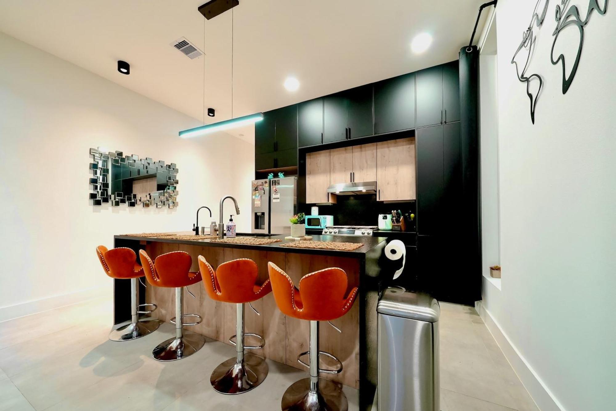 3 Mi To Dtwn Modern Townhome With Yard In Houston Exterior photo
